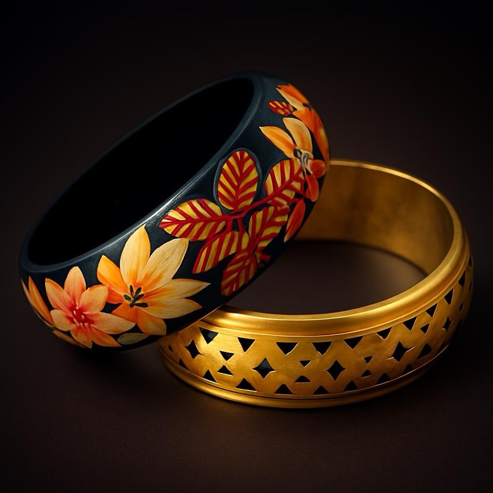 Boho vintage bangle bracelets in brass filigree and hand painted lacquered wood